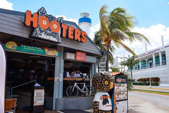 Hooters Cozumel